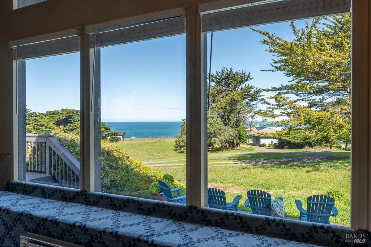 Detail Gallery Image 12 of 36 For 2721 White Gull Ct, Albion,  CA 95410 - 3 Beds | 2 Baths