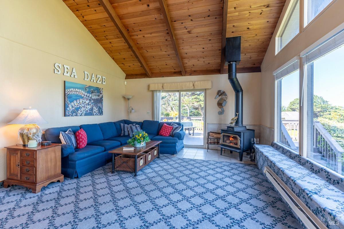 Detail Gallery Image 10 of 36 For 2721 White Gull Ct, Albion,  CA 95410 - 3 Beds | 2 Baths