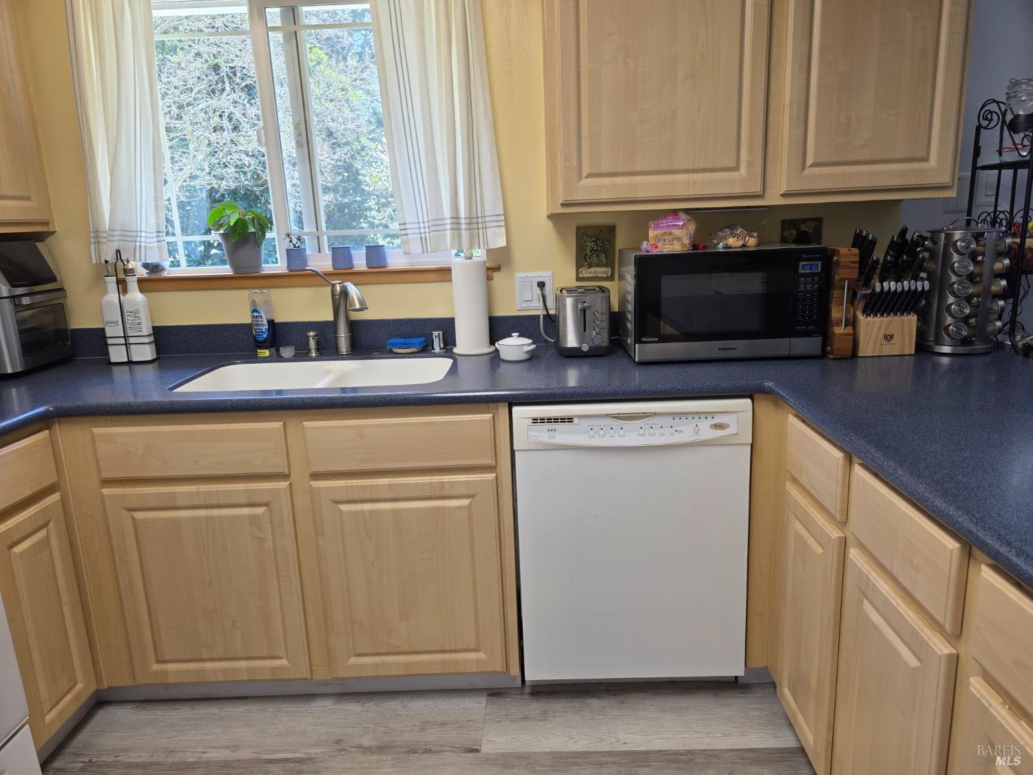 Detail Gallery Image 52 of 82 For 6049 Van Keppel Rd, Forestville,  CA 95436 - 2 Beds | 1 Baths