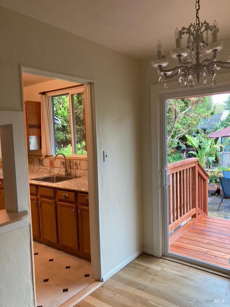 Detail Gallery Image 9 of 20 For 40 Valley Cir, Mill Valley,  CA 94941 - 2 Beds | 1 Baths