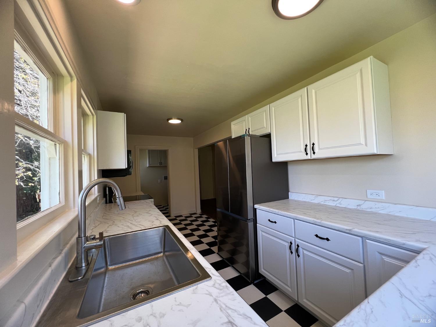 Detail Gallery Image 9 of 29 For 92 Madrone St, Willits,  CA 95490 - 4 Beds | 2 Baths