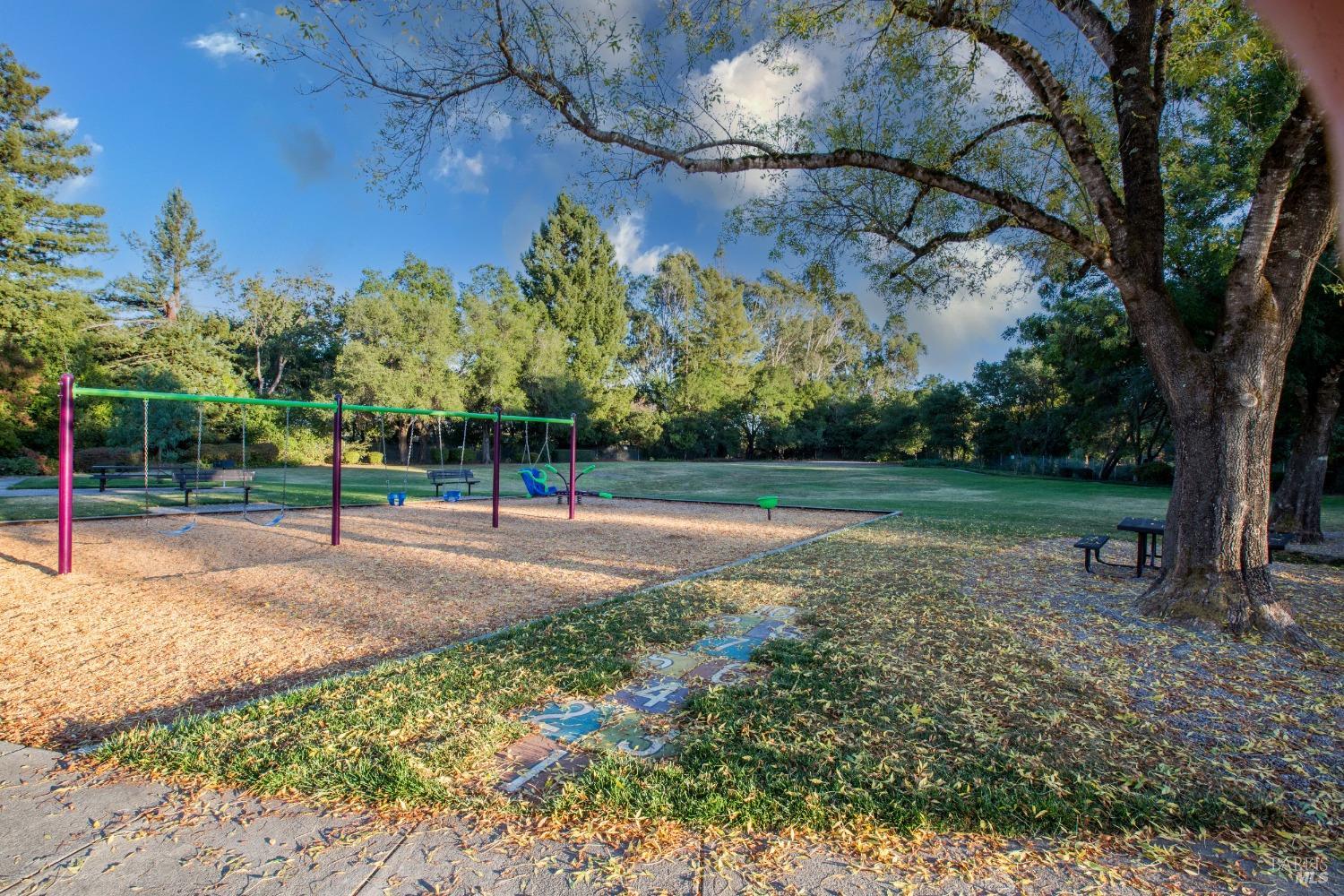 Detail Gallery Image 44 of 48 For 1017 Stanislaus Way, Santa Rosa,  CA 95401 - 3 Beds | 2 Baths