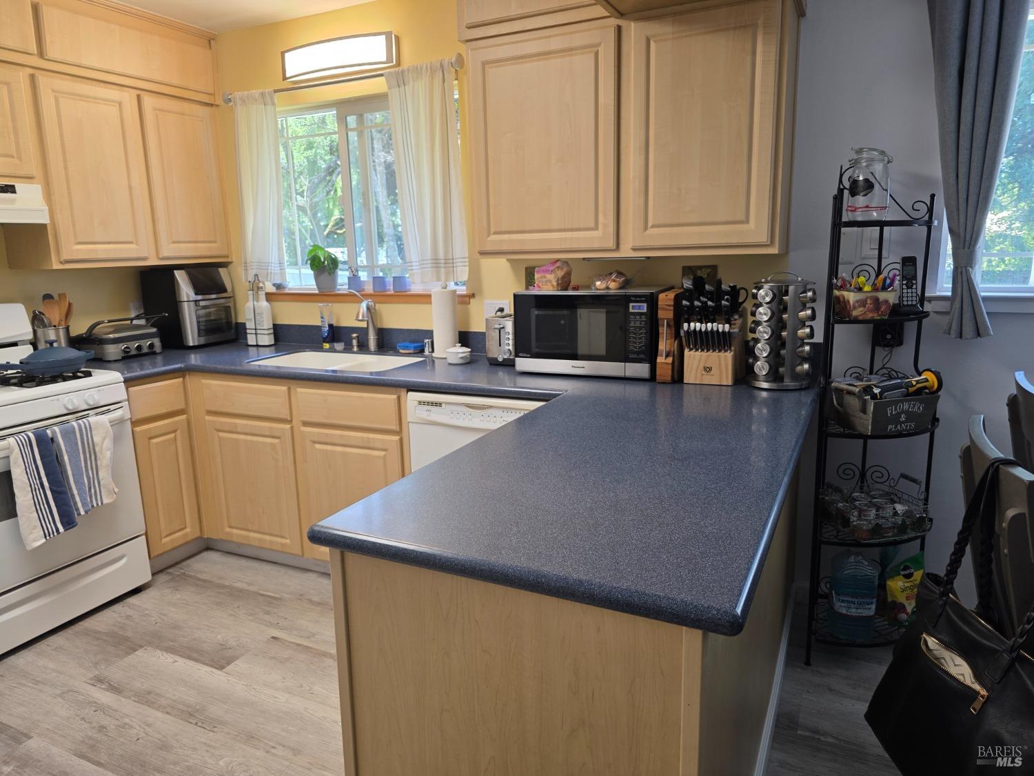 Detail Gallery Image 53 of 82 For 6049 Van Keppel Rd, Forestville,  CA 95436 - 2 Beds | 1 Baths
