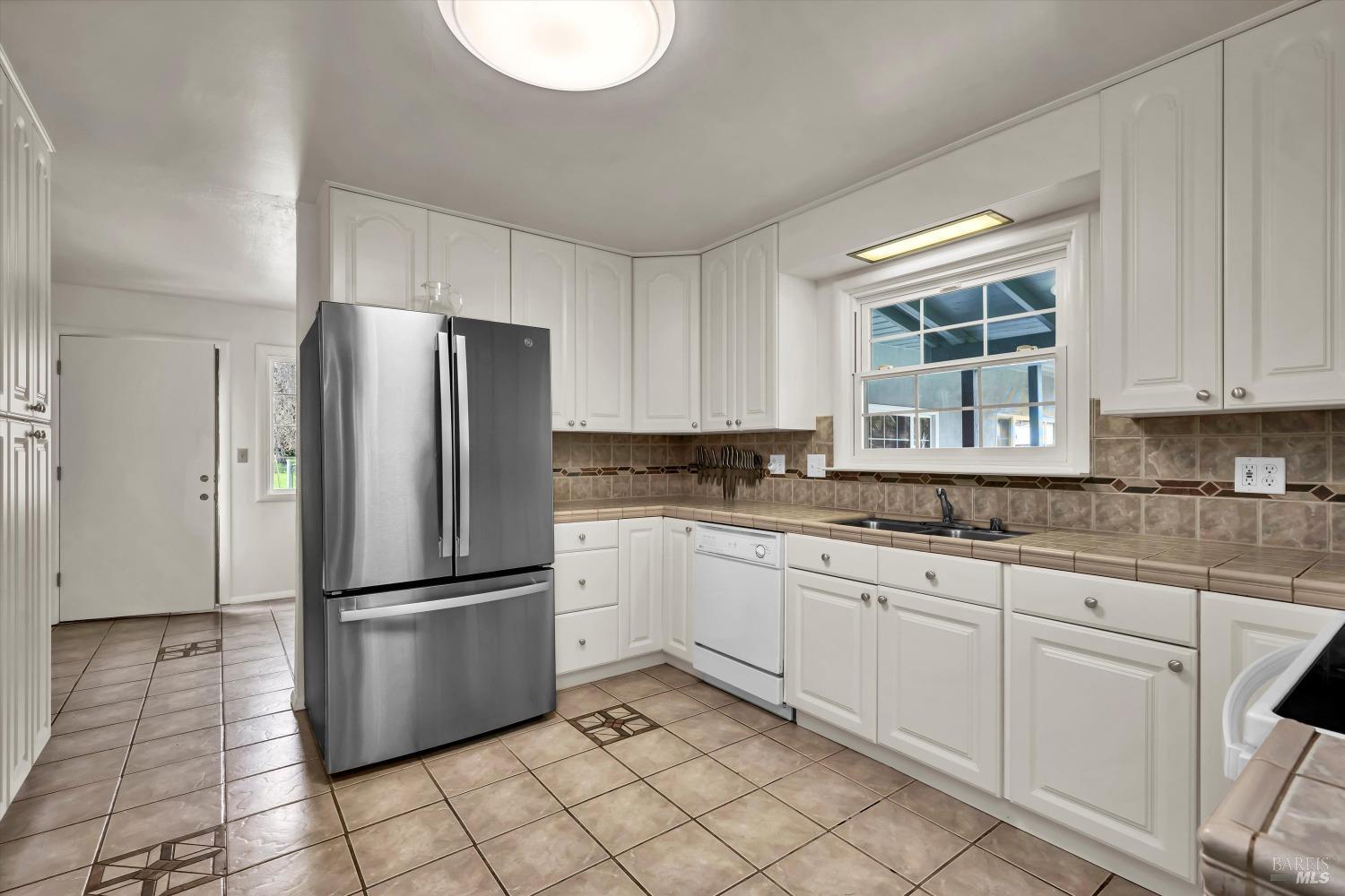 Detail Gallery Image 5 of 31 For 820 Clover Dr, Upper Lake,  CA 95485 - 4 Beds | 2/1 Baths