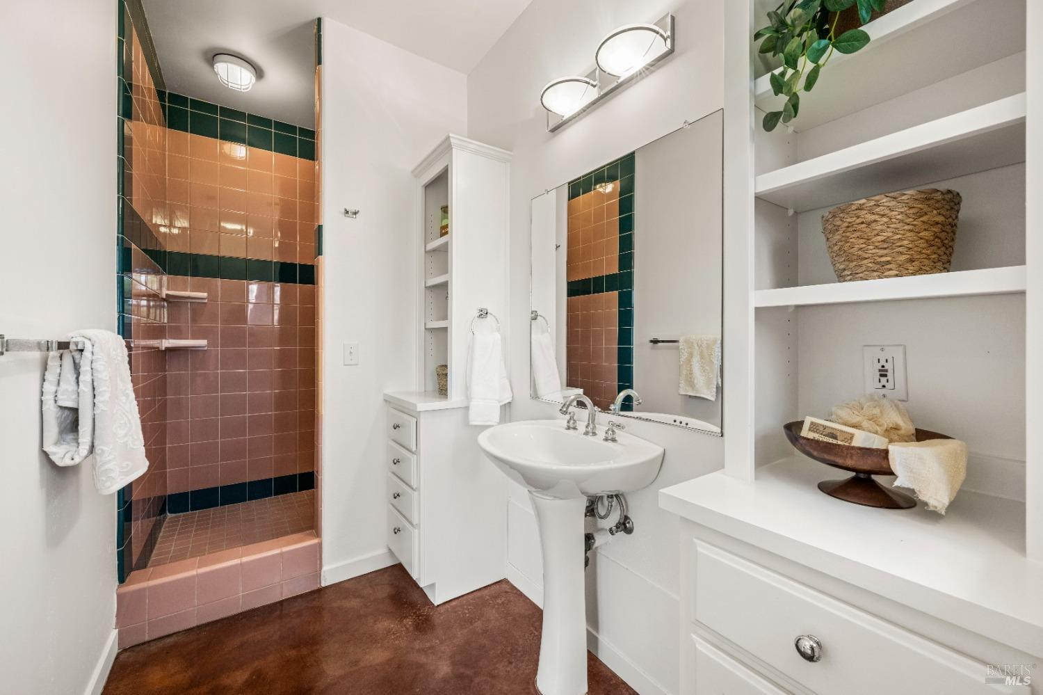 Detail Gallery Image 60 of 88 For 9420 Stevenson Bridge Rd, Winters,  CA 95694 - 8 Beds | 8/1 Baths