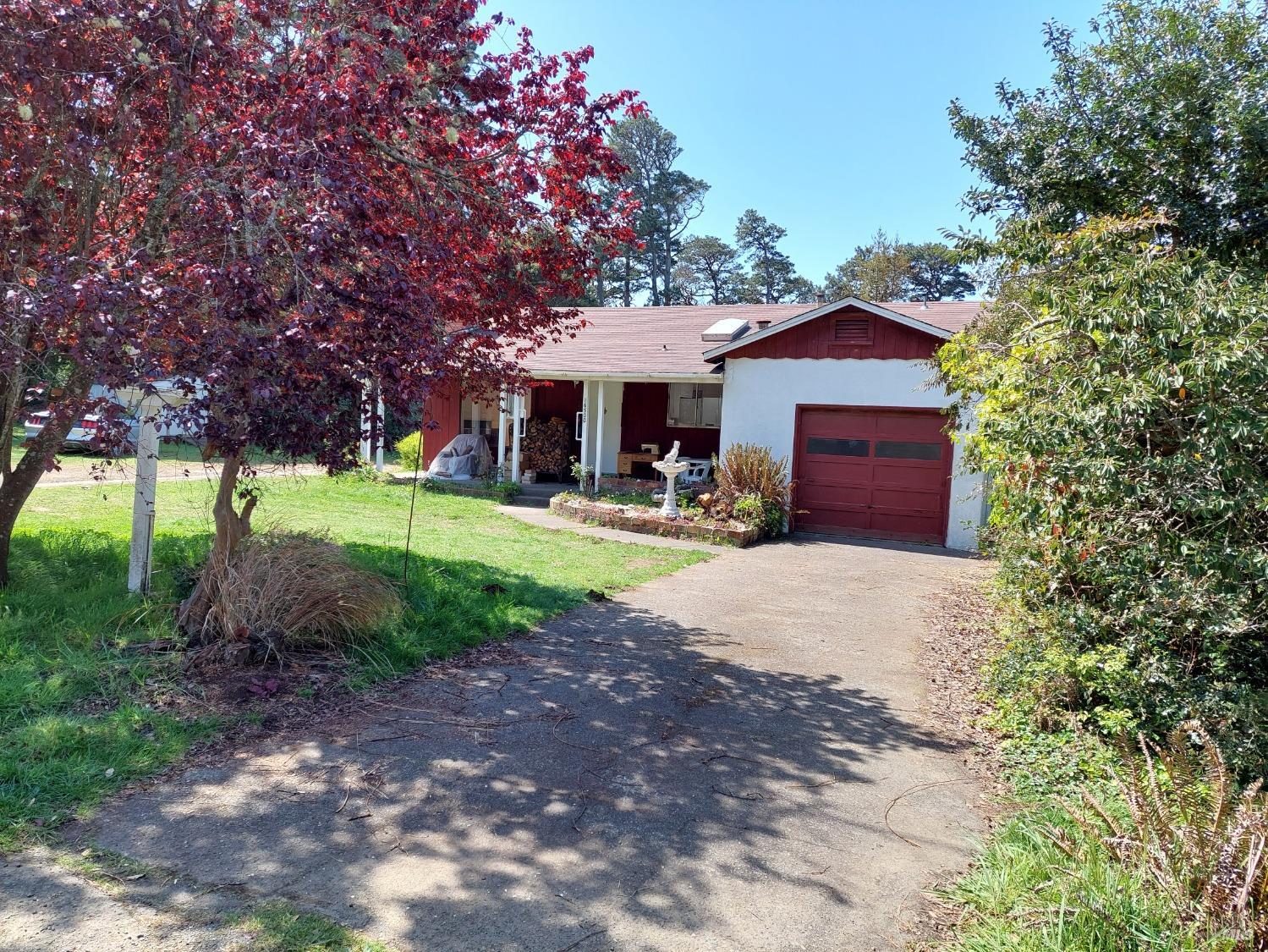 Detail Gallery Image 1 of 16 For 16500 Pine Dr, Fort Bragg,  CA 95437 - 3 Beds | 2 Baths
