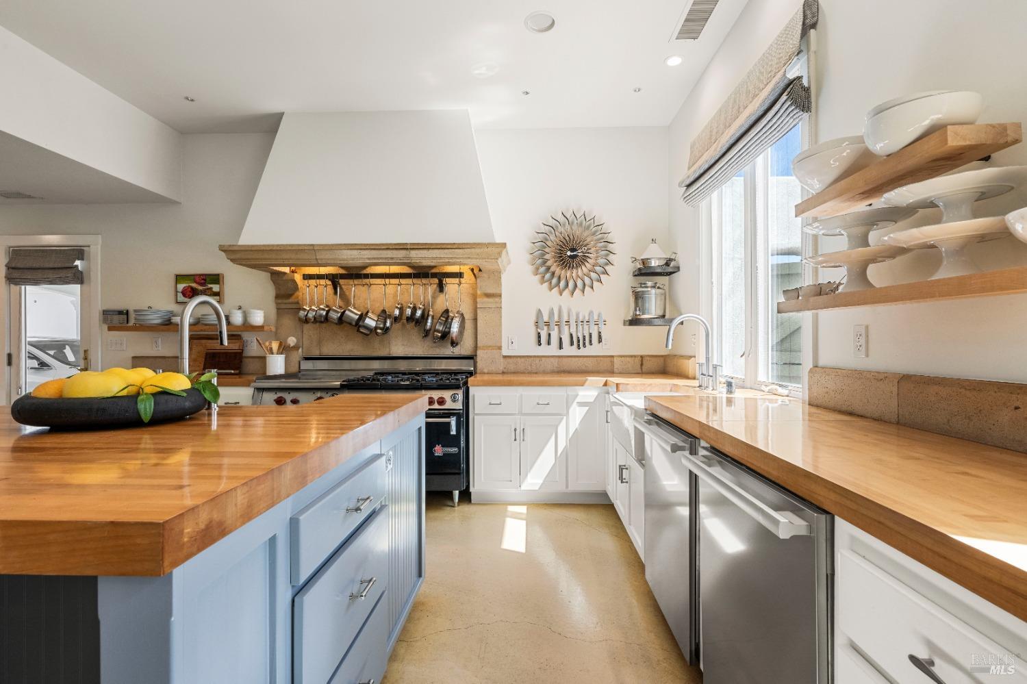 Detail Gallery Image 26 of 88 For 9420 Stevenson Bridge Rd, Winters,  CA 95694 - 8 Beds | 8/1 Baths