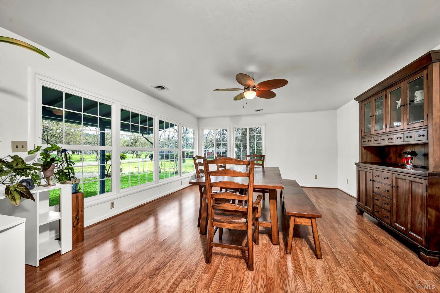 Detail Gallery Image 3 of 31 For 820 Clover Dr, Upper Lake,  CA 95485 - 4 Beds | 2/1 Baths