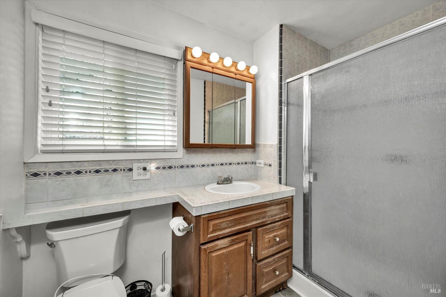 Detail Gallery Image 13 of 31 For 820 Clover Dr, Upper Lake,  CA 95485 - 4 Beds | 2/1 Baths