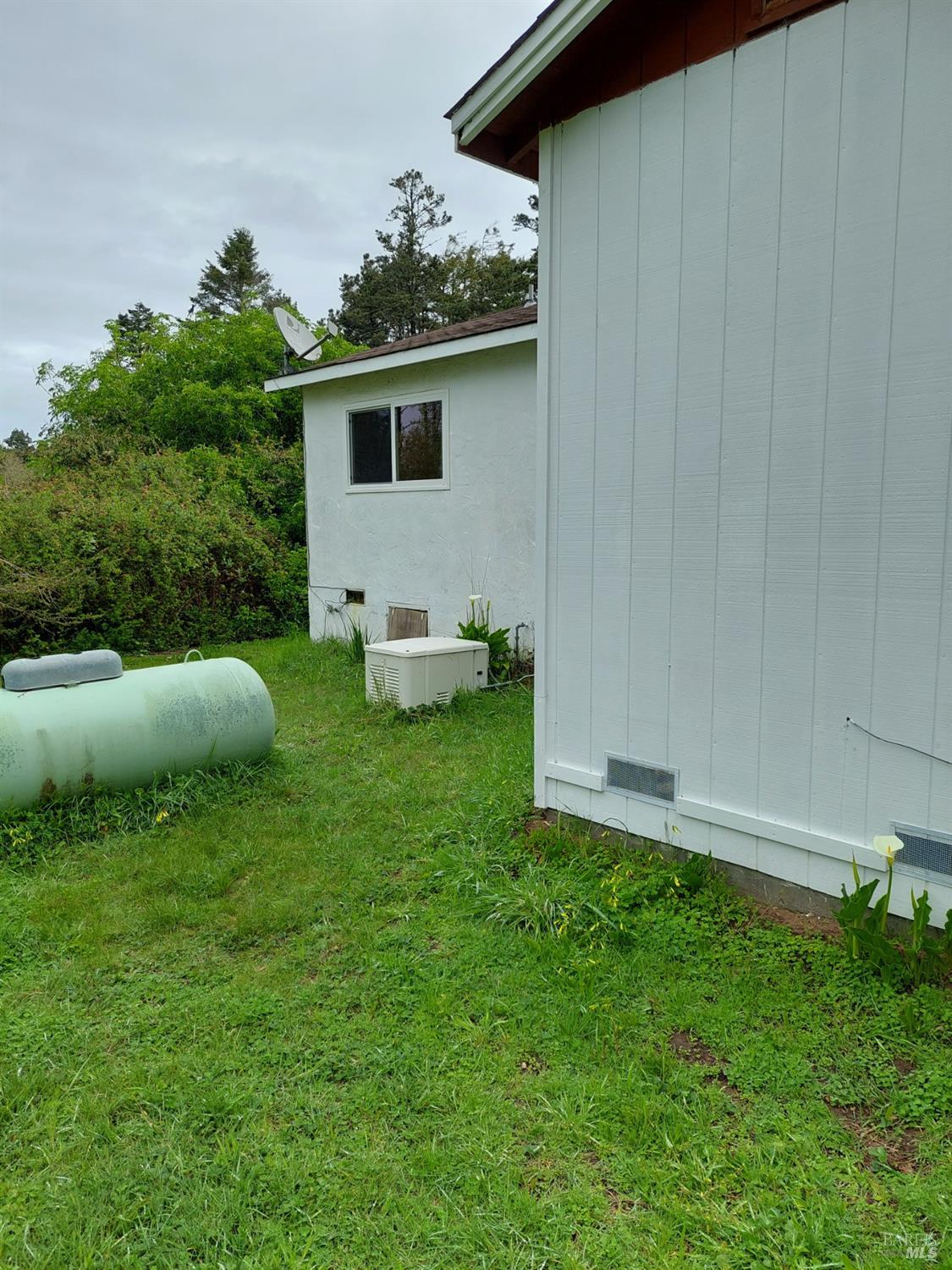 Detail Gallery Image 12 of 16 For 16500 Pine Dr, Fort Bragg,  CA 95437 - 3 Beds | 2 Baths