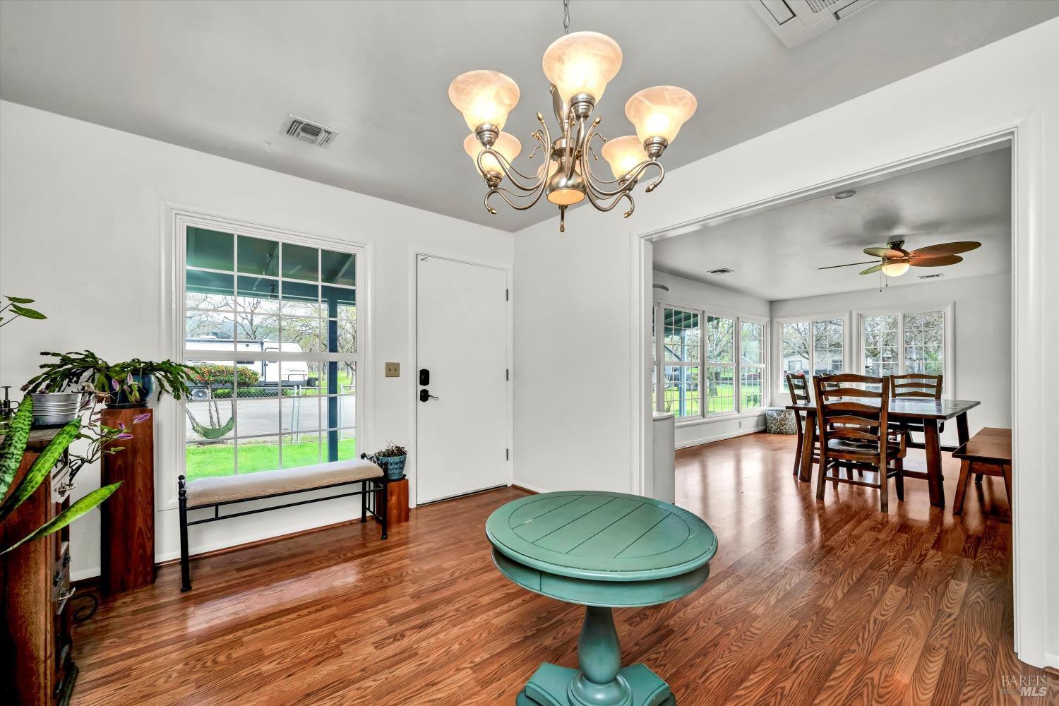 Detail Gallery Image 4 of 31 For 820 Clover Dr, Upper Lake,  CA 95485 - 4 Beds | 2/1 Baths