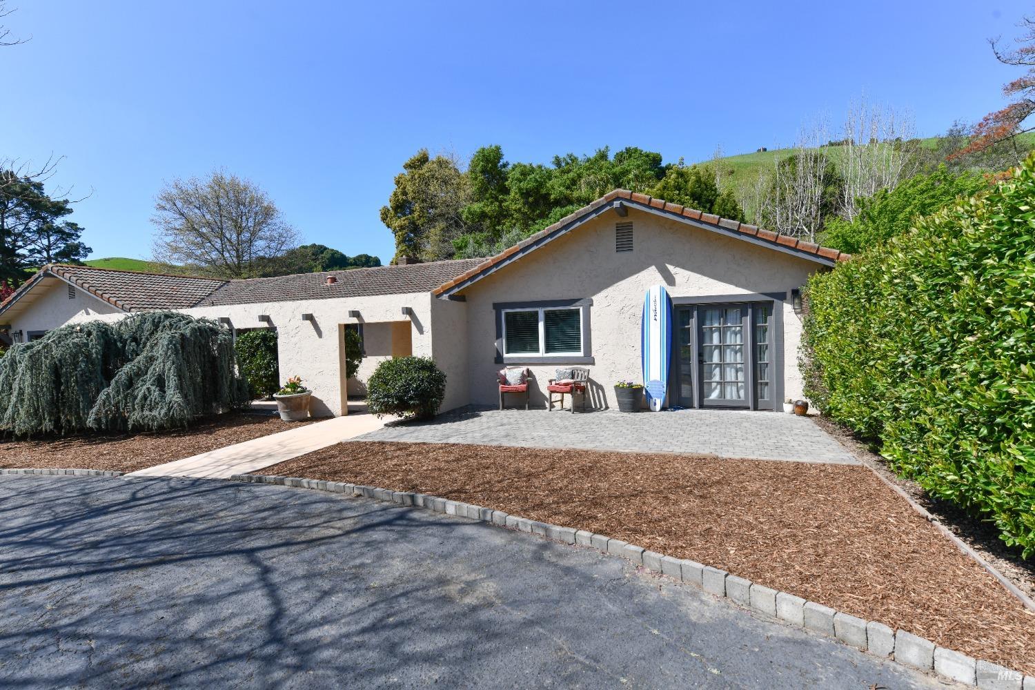 Detail Gallery Image 3 of 54 For 3657 Spurs Trl, American Canyon,  CA 94503 - 3 Beds | 3 Baths