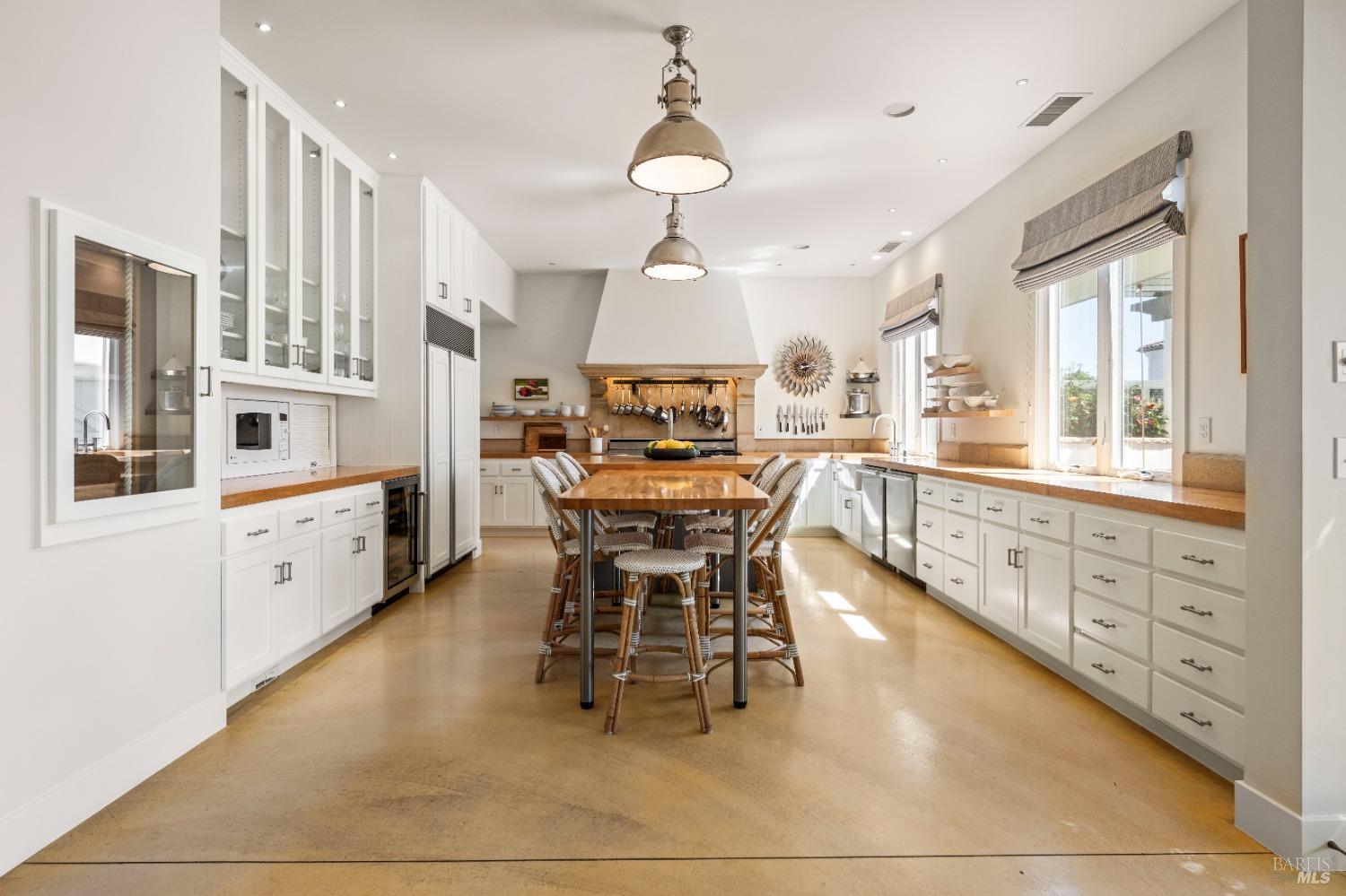 Detail Gallery Image 25 of 88 For 9420 Stevenson Bridge Rd, Winters,  CA 95694 - 8 Beds | 8/1 Baths