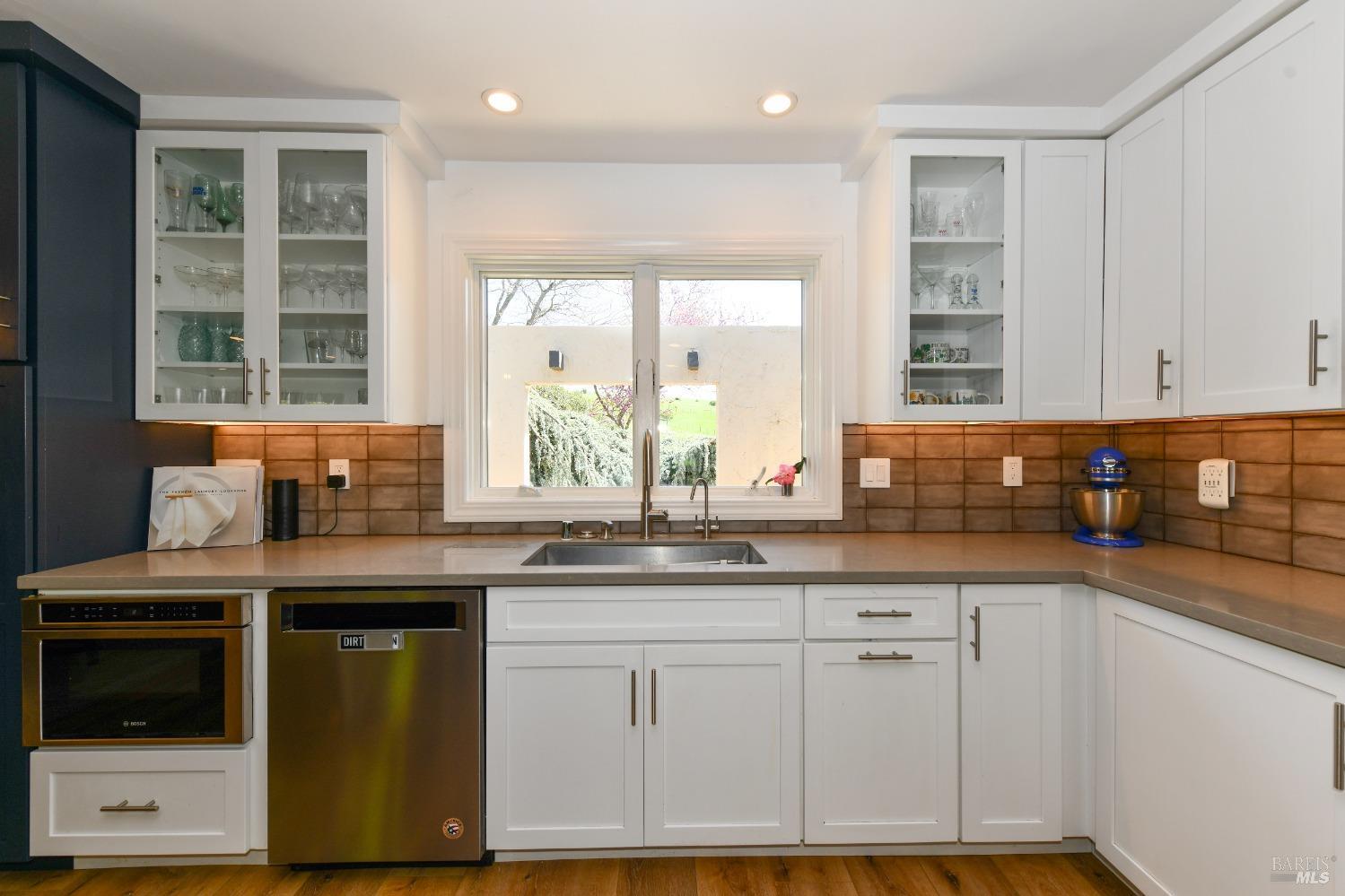 Detail Gallery Image 9 of 54 For 3657 Spurs Trl, American Canyon,  CA 94503 - 3 Beds | 3 Baths