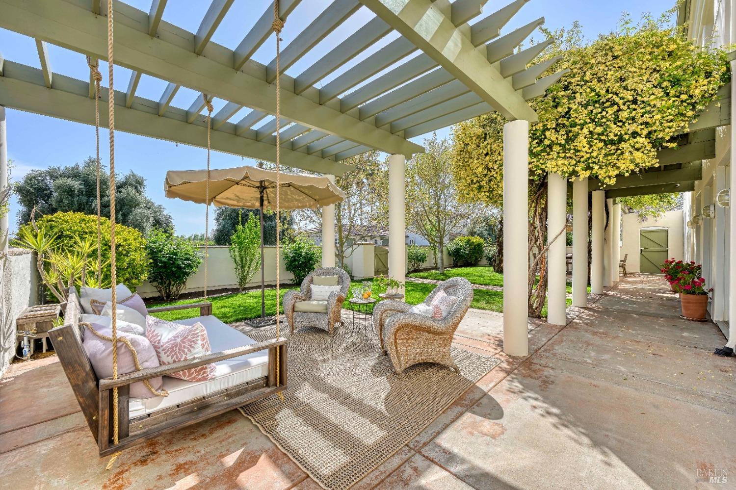Detail Gallery Image 11 of 88 For 9420 Stevenson Bridge Rd, Winters,  CA 95694 - 8 Beds | 8/1 Baths