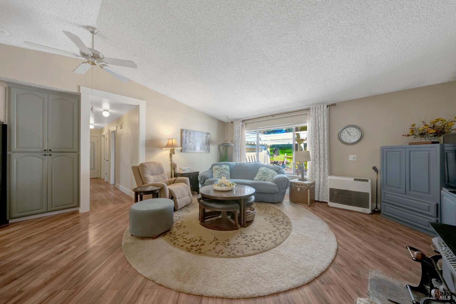Detail Gallery Image 9 of 61 For 16675 Mountain View Dr, Cobb,  CA 95426 - 4 Beds | 3 Baths