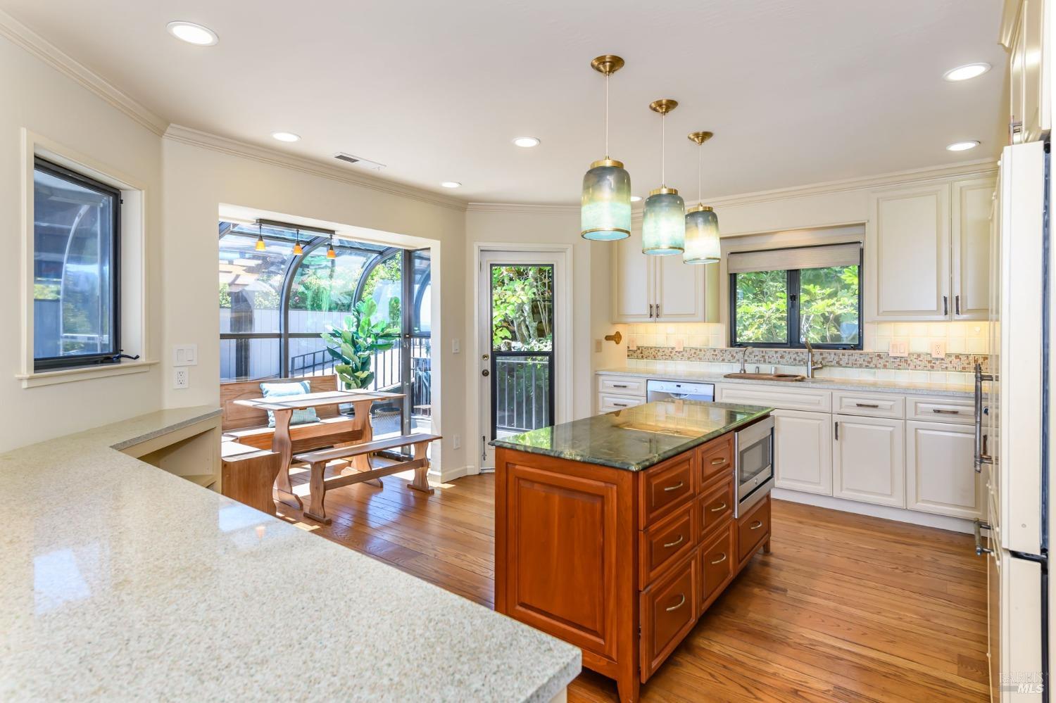 Detail Gallery Image 11 of 30 For Address Is Not Disclosed, Mill Valley,  CA 94941 - 5 Beds | 4/1 Baths