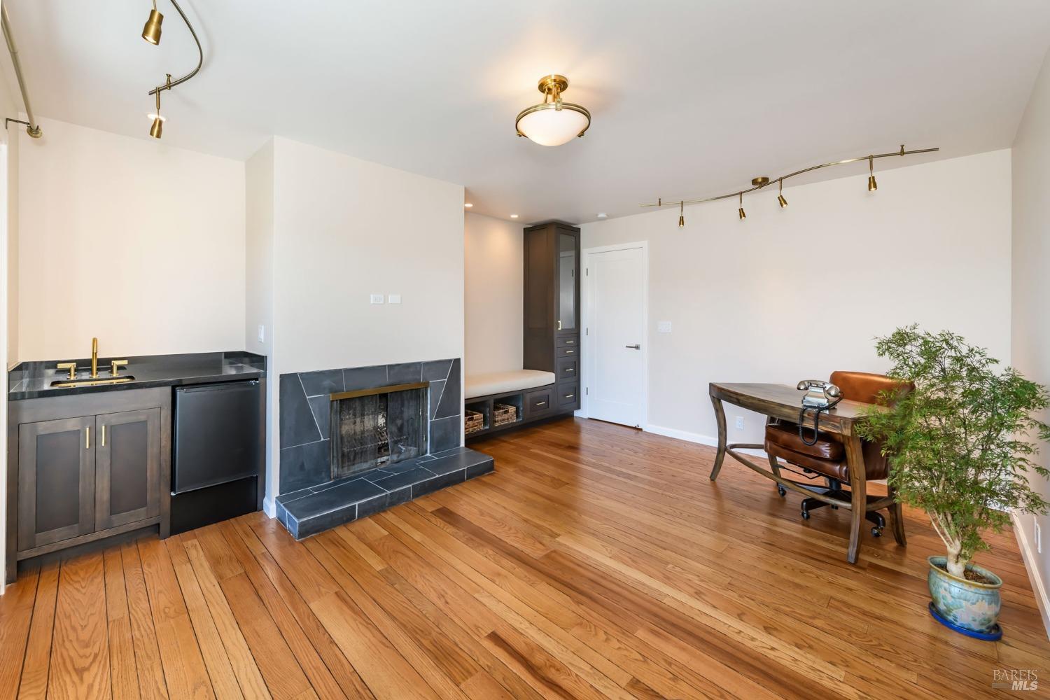 Detail Gallery Image 14 of 30 For Address Is Not Disclosed, Mill Valley,  CA 94941 - 5 Beds | 4/1 Baths