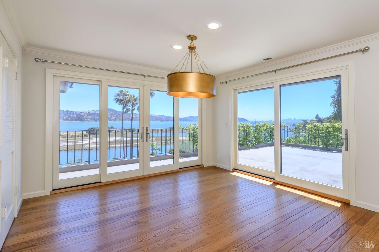 Detail Gallery Image 6 of 30 For Address Is Not Disclosed, Mill Valley,  CA 94941 - 5 Beds | 4/1 Baths