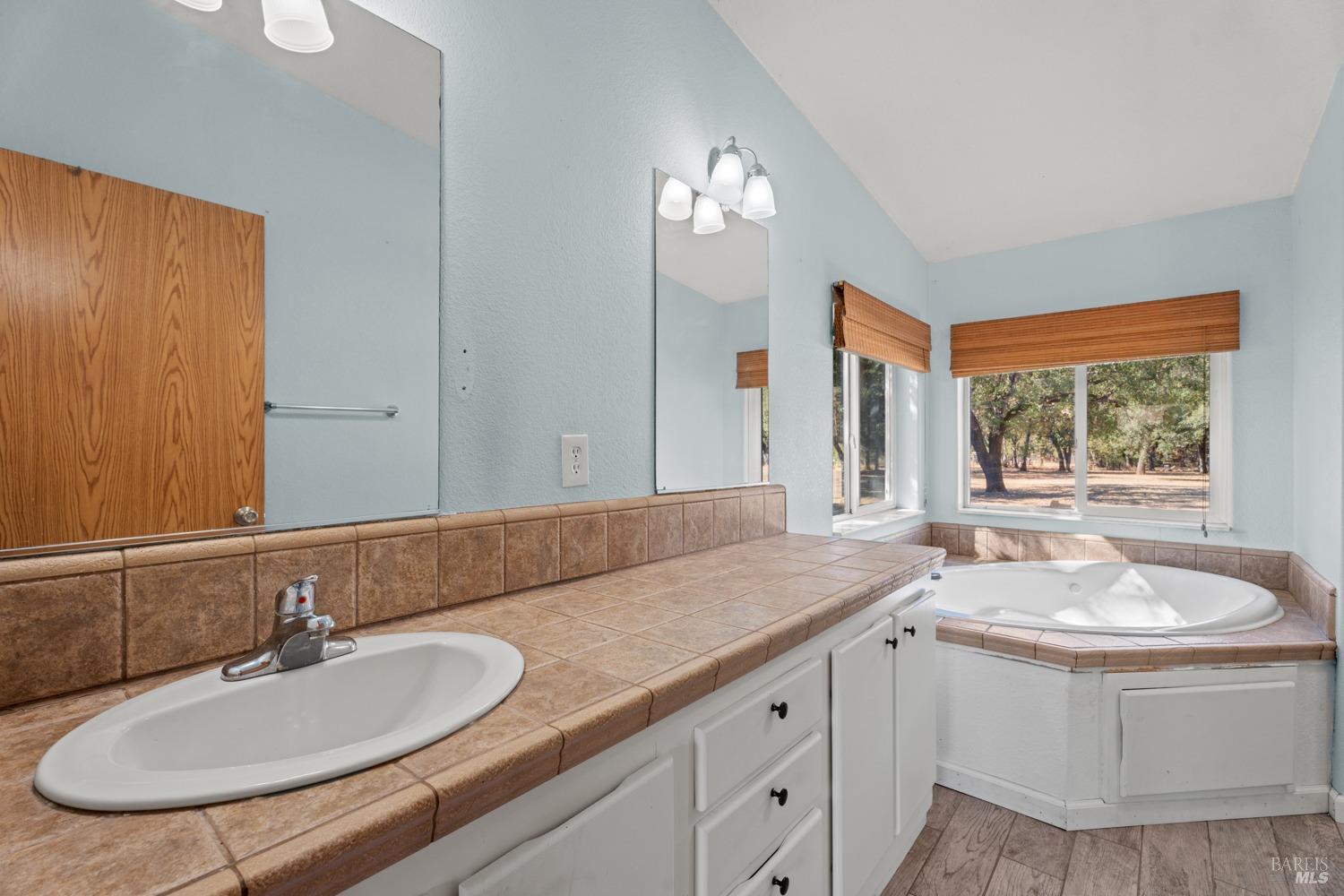 Detail Gallery Image 35 of 37 For 2301 Road H Unkn, Redwood Valley,  CA 95470 - 2 Beds | 1 Baths