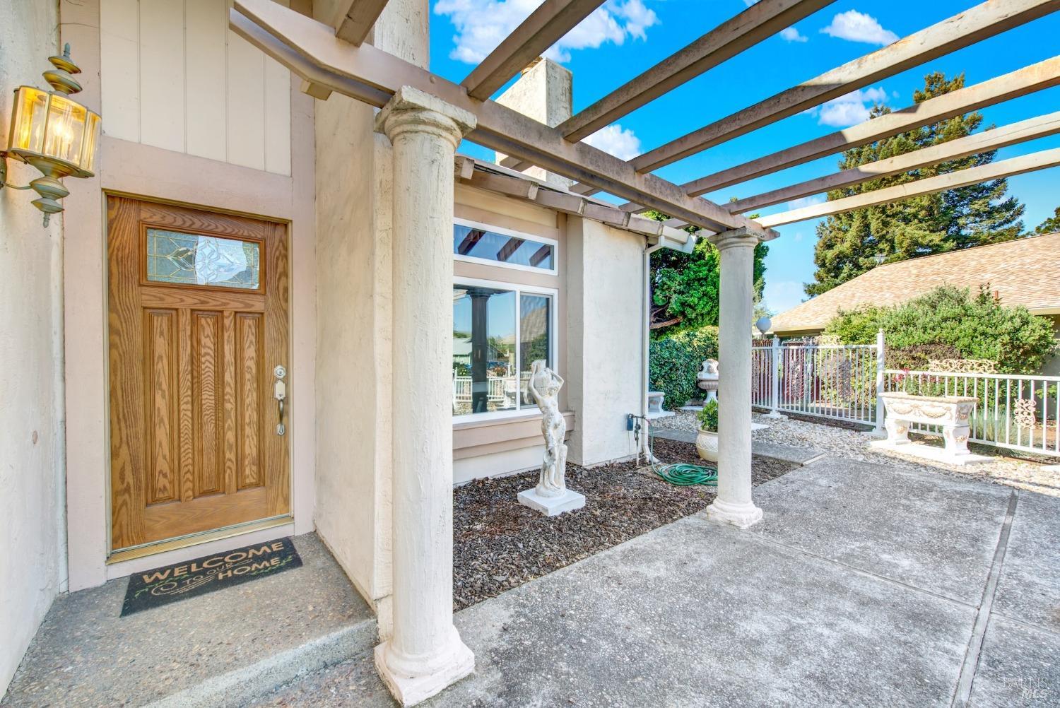 Detail Gallery Image 12 of 80 For 410 Duvall Ct, Benicia,  CA 94510 - 4 Beds | 3 Baths