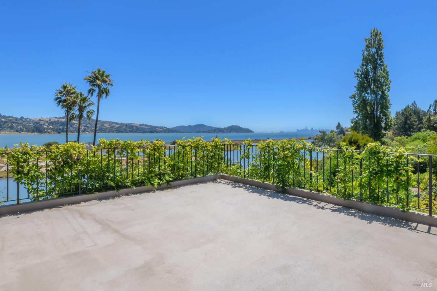 Detail Gallery Image 7 of 30 For Address Is Not Disclosed, Mill Valley,  CA 94941 - 5 Beds | 4/1 Baths