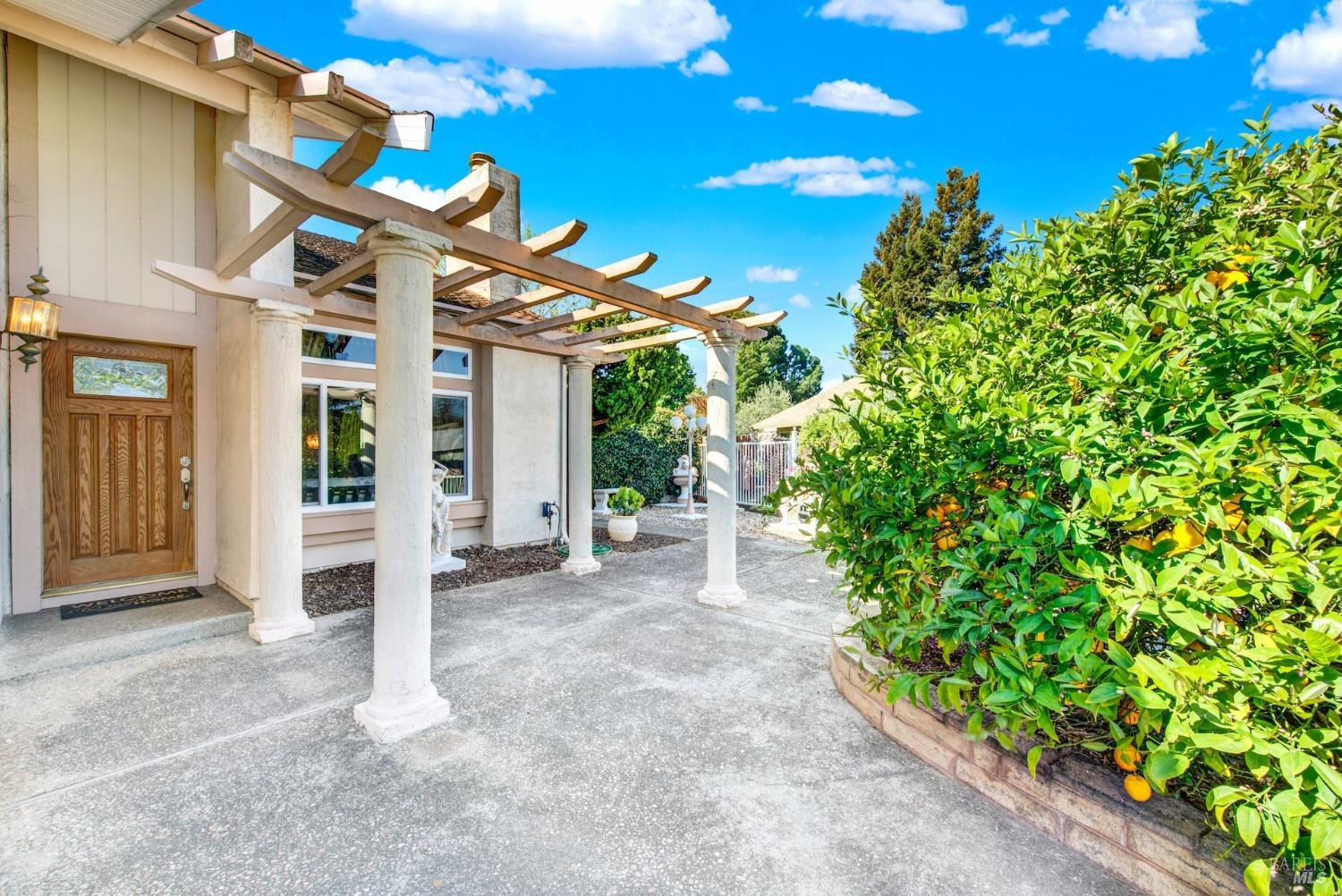 Detail Gallery Image 9 of 80 For 410 Duvall Ct, Benicia,  CA 94510 - 4 Beds | 3 Baths
