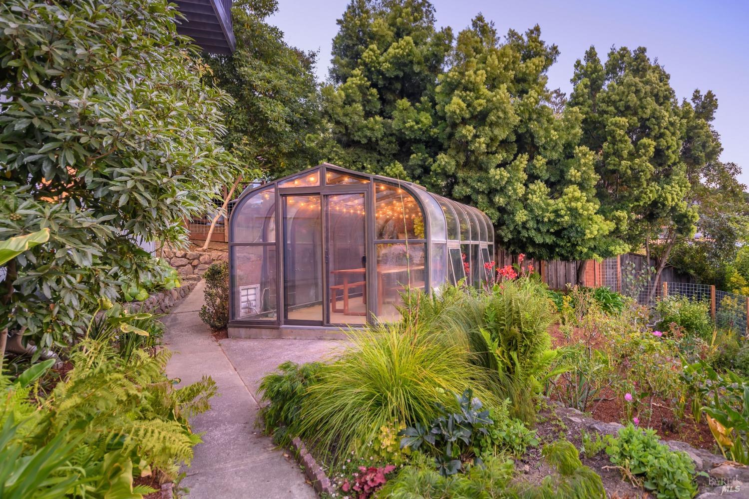 Detail Gallery Image 28 of 30 For Address Is Not Disclosed, Mill Valley,  CA 94941 - 5 Beds | 4/1 Baths