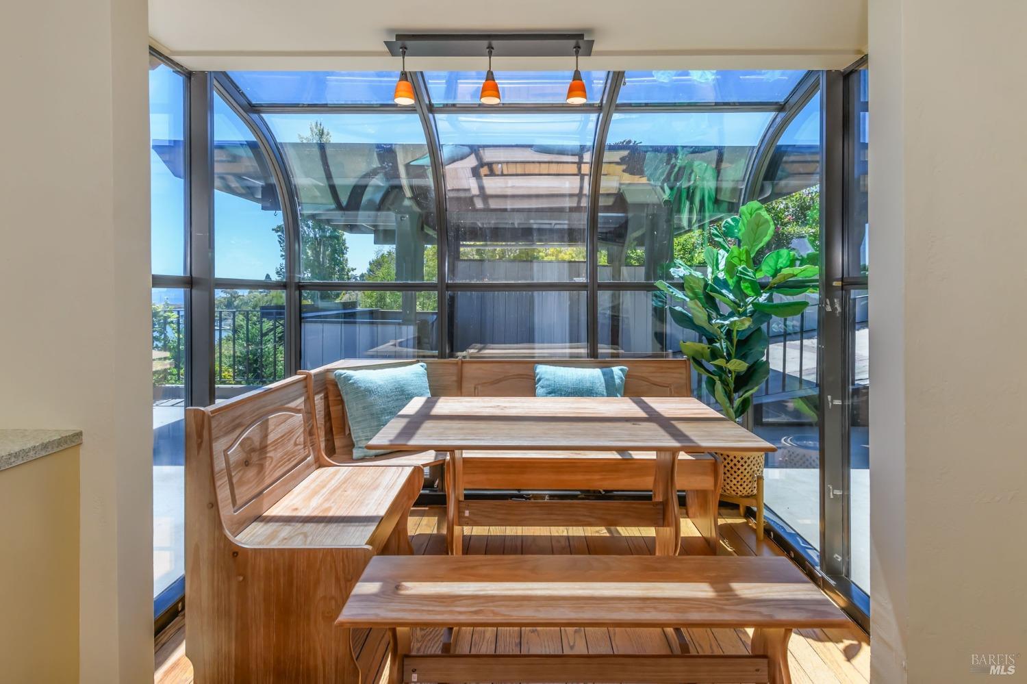 Detail Gallery Image 12 of 30 For Address Is Not Disclosed, Mill Valley,  CA 94941 - 5 Beds | 4/1 Baths