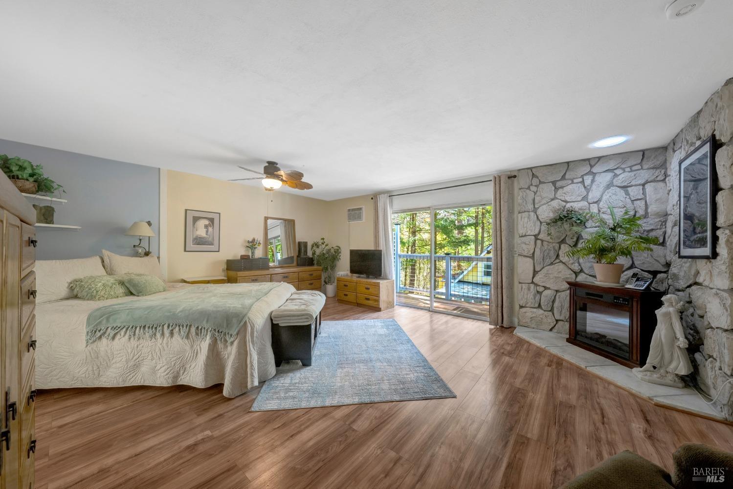 Detail Gallery Image 18 of 61 For 16675 Mountain View Dr, Cobb,  CA 95426 - 4 Beds | 3 Baths