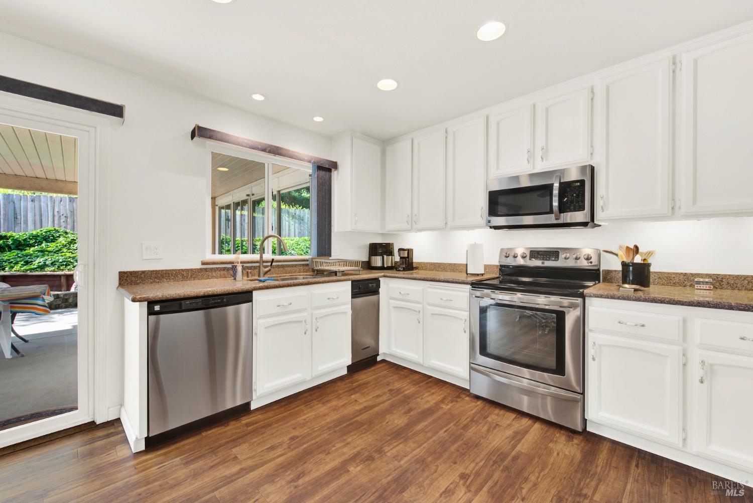 Detail Gallery Image 23 of 80 For 410 Duvall Ct, Benicia,  CA 94510 - 4 Beds | 3 Baths