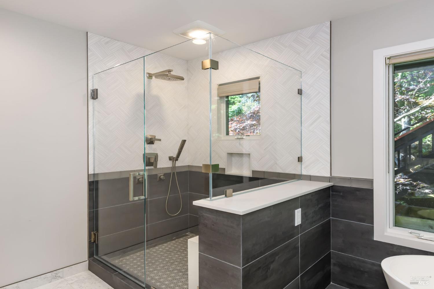Detail Gallery Image 19 of 30 For Address Is Not Disclosed, Mill Valley,  CA 94941 - 5 Beds | 4/1 Baths