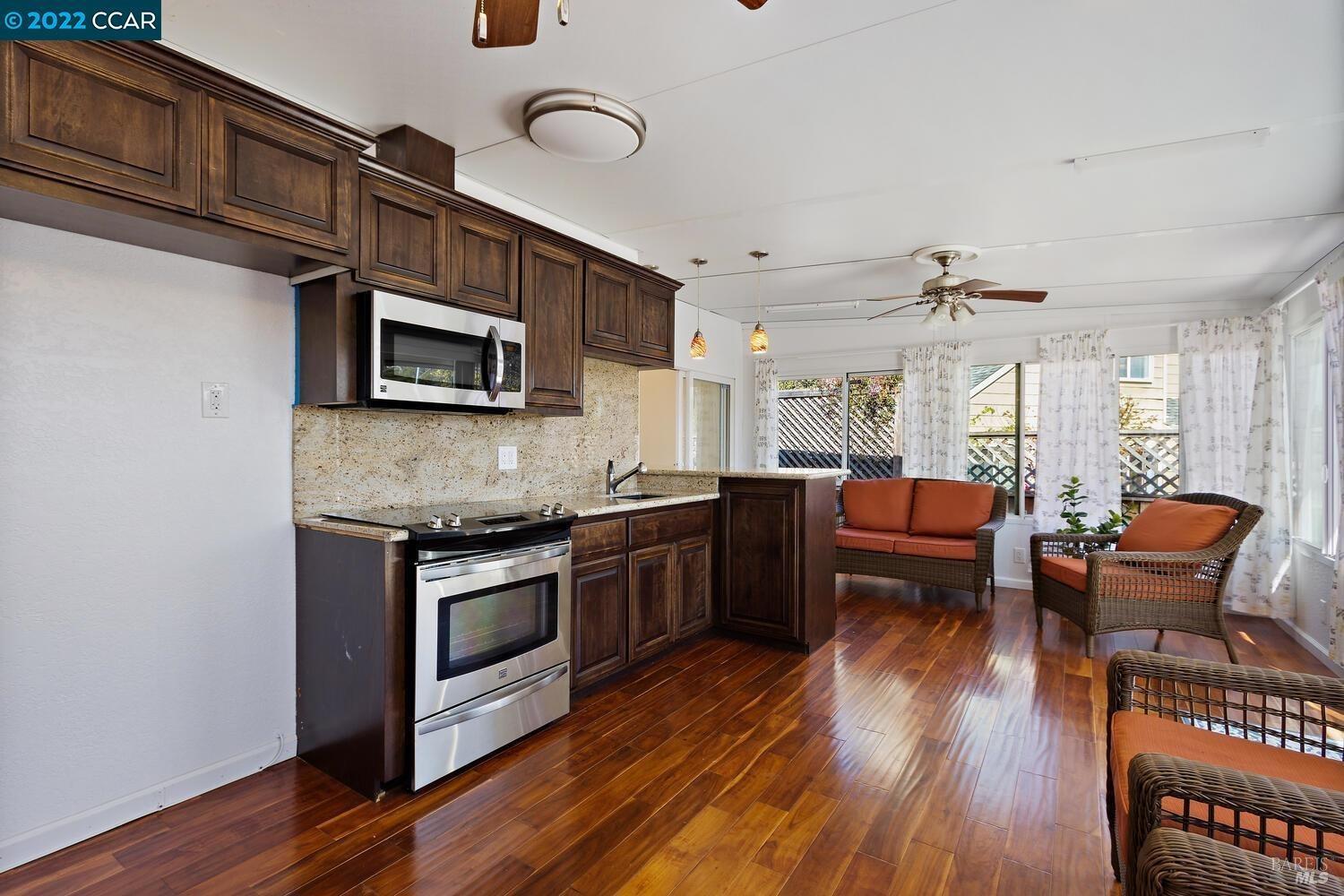Detail Gallery Image 17 of 24 For 561 Jade Cir, Vallejo,  CA 94590 - 3 Beds | 2/1 Baths