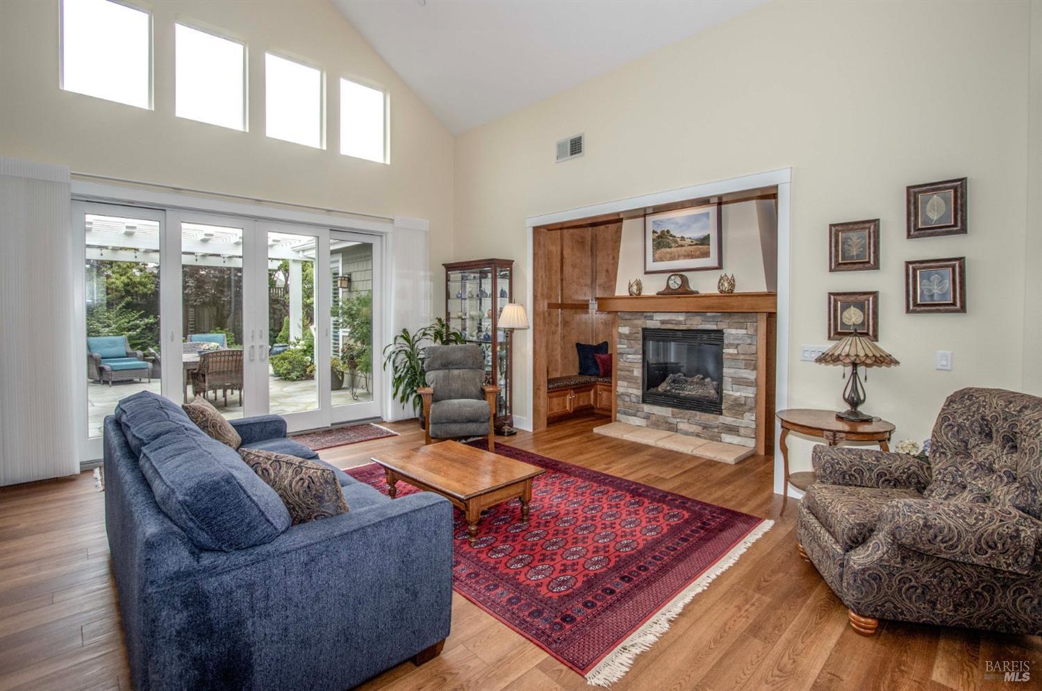 Detail Gallery Image 33 of 54 For 209 Club Dr, Novato,  CA 94945 - 3 Beds | 2/1 Baths