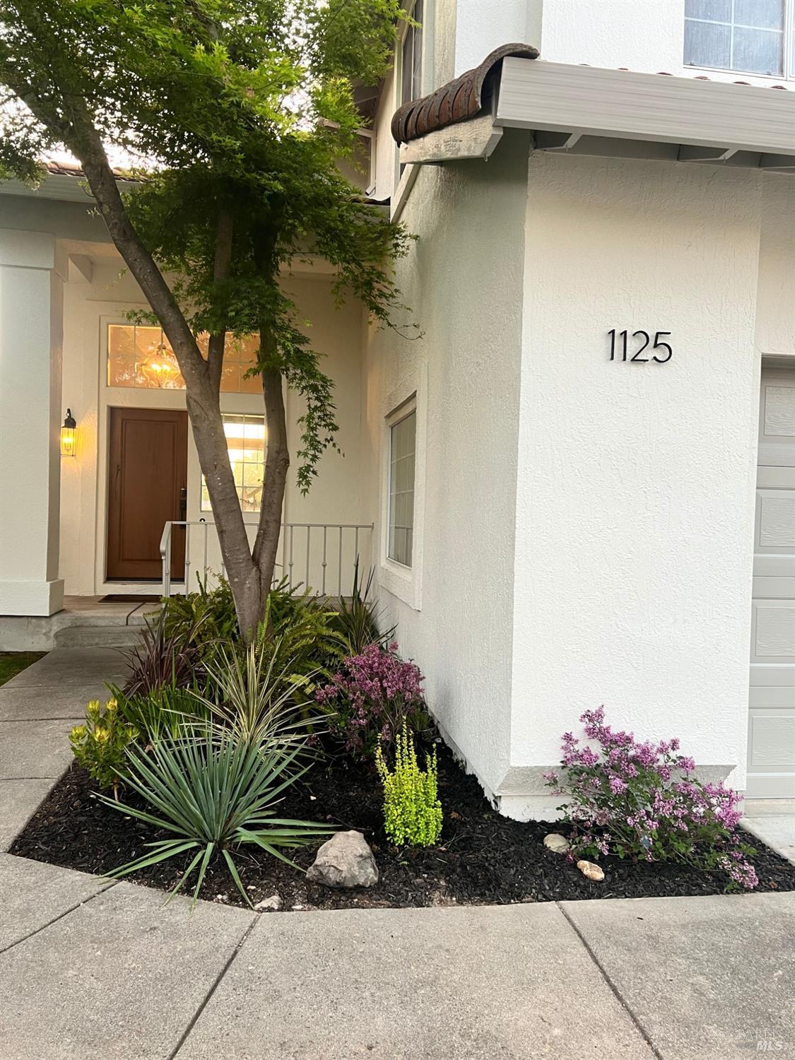 Detail Gallery Image 1 of 29 For 1125 El Macero Way, Windsor,  CA 95492 - 3 Beds | 2/1 Baths