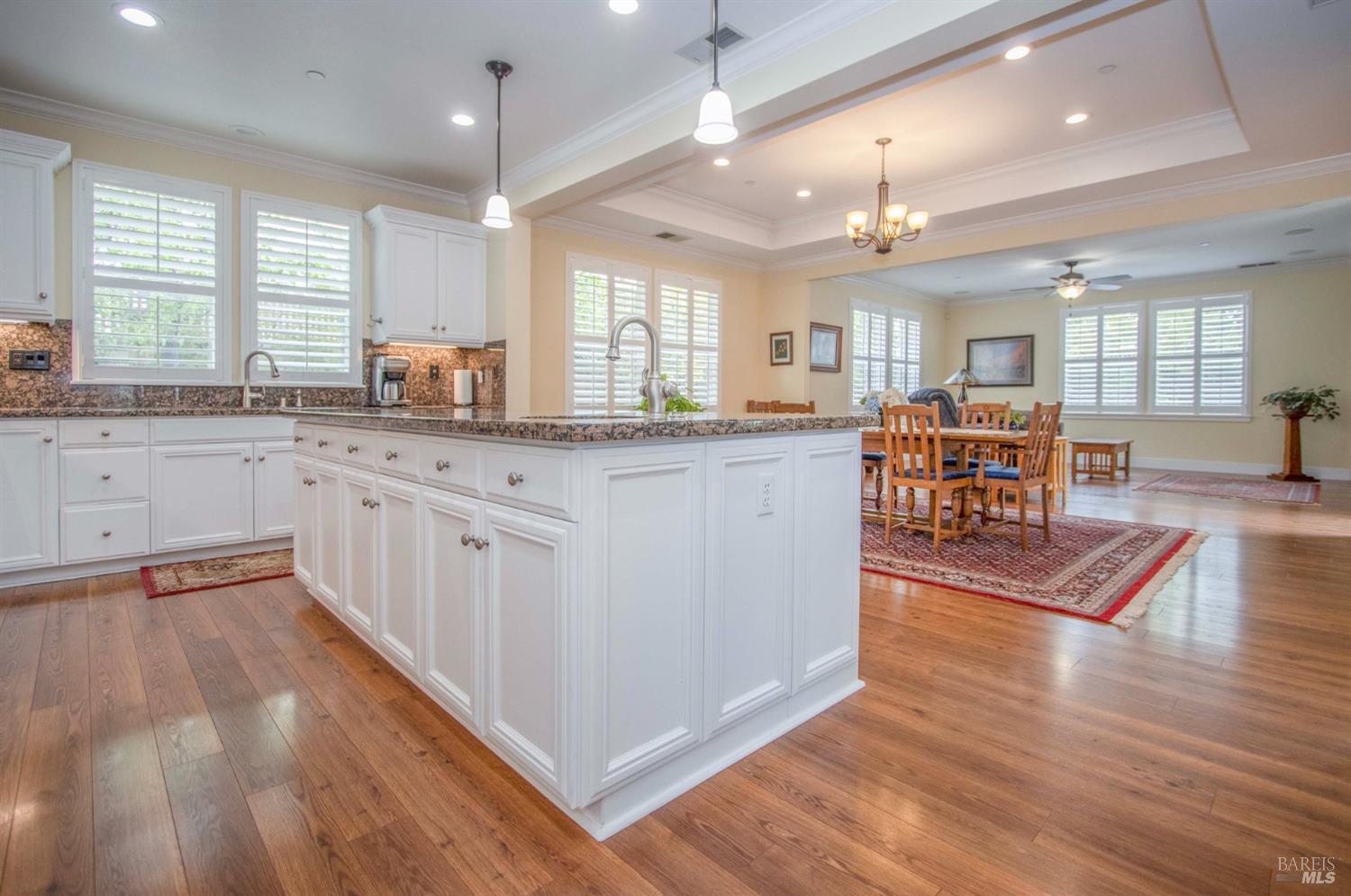 Detail Gallery Image 31 of 54 For 209 Club Dr, Novato,  CA 94945 - 3 Beds | 2/1 Baths