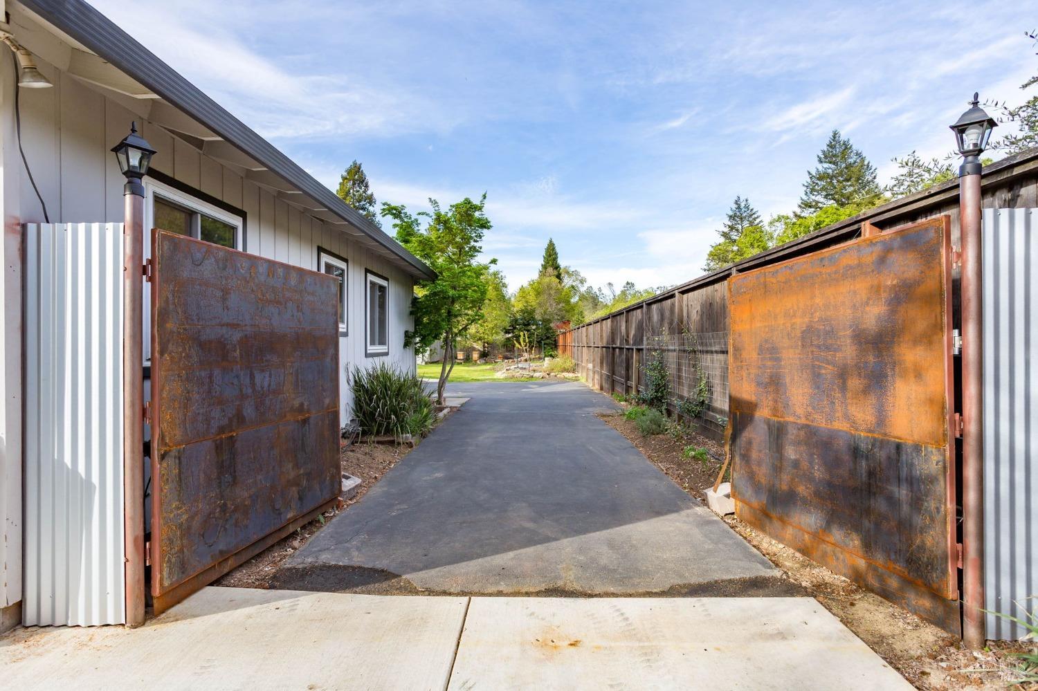 Detail Gallery Image 12 of 56 For 350 Newton Way, Angwin,  CA 94508 - 3 Beds | 2 Baths