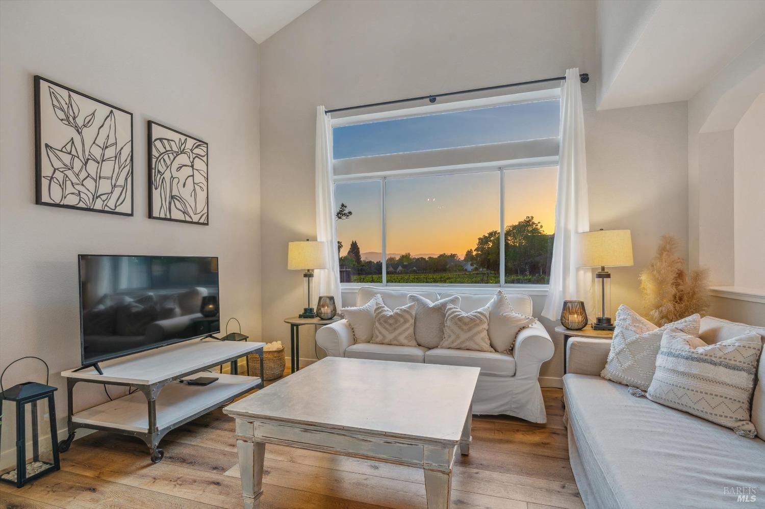 Detail Gallery Image 16 of 29 For 1125 El Macero Way, Windsor,  CA 95492 - 3 Beds | 2/1 Baths