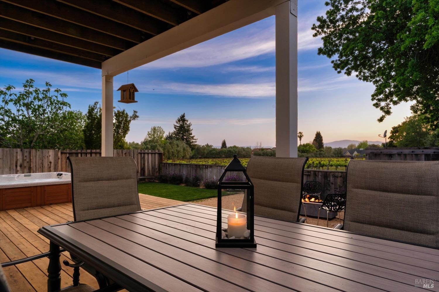 Detail Gallery Image 5 of 29 For 1125 El Macero Way, Windsor,  CA 95492 - 3 Beds | 2/1 Baths