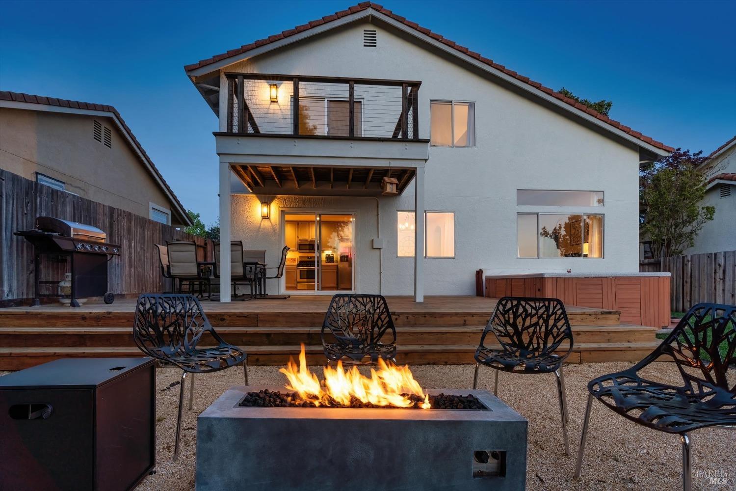 Detail Gallery Image 8 of 29 For 1125 El Macero Way, Windsor,  CA 95492 - 3 Beds | 2/1 Baths