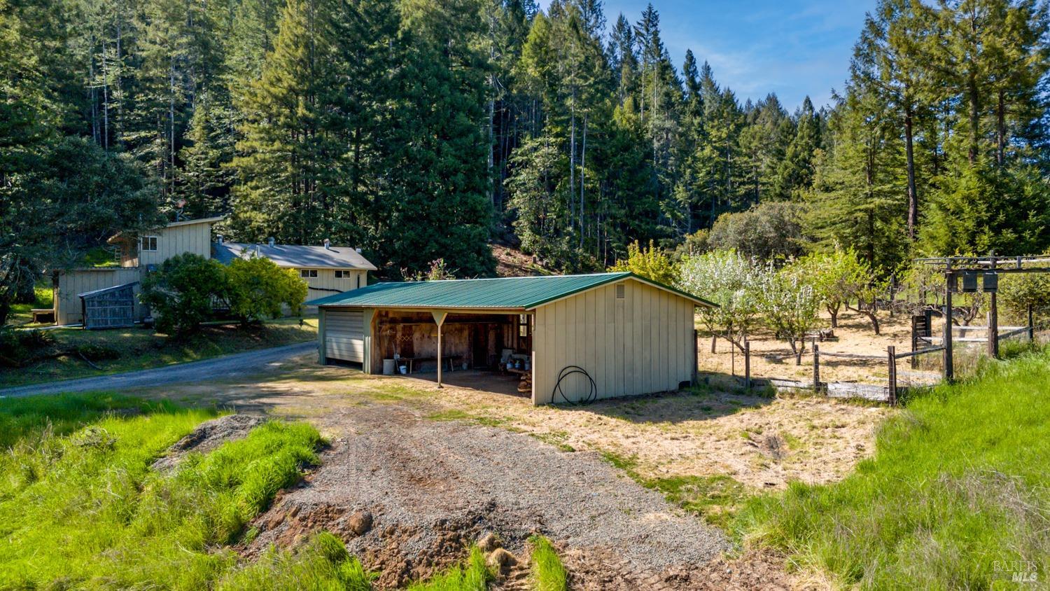 Detail Gallery Image 31 of 43 For 31150 Comptche Ukiah Rd, Comptche,  CA 95427 - 3 Beds | 1/1 Baths