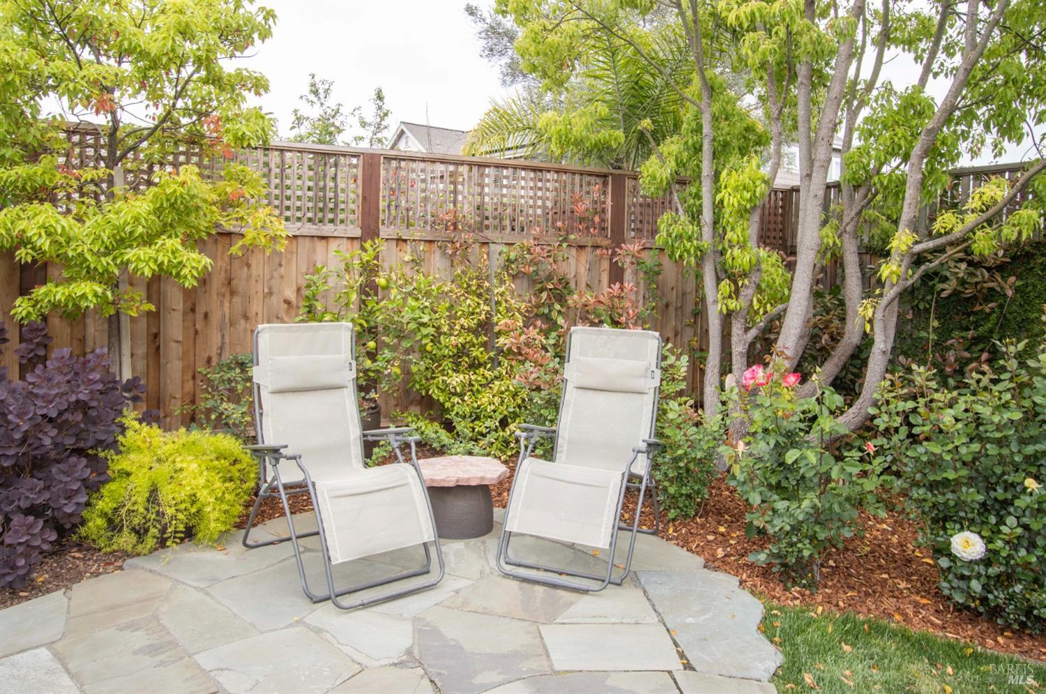 Detail Gallery Image 10 of 54 For 209 Club Dr, Novato,  CA 94945 - 3 Beds | 2/1 Baths