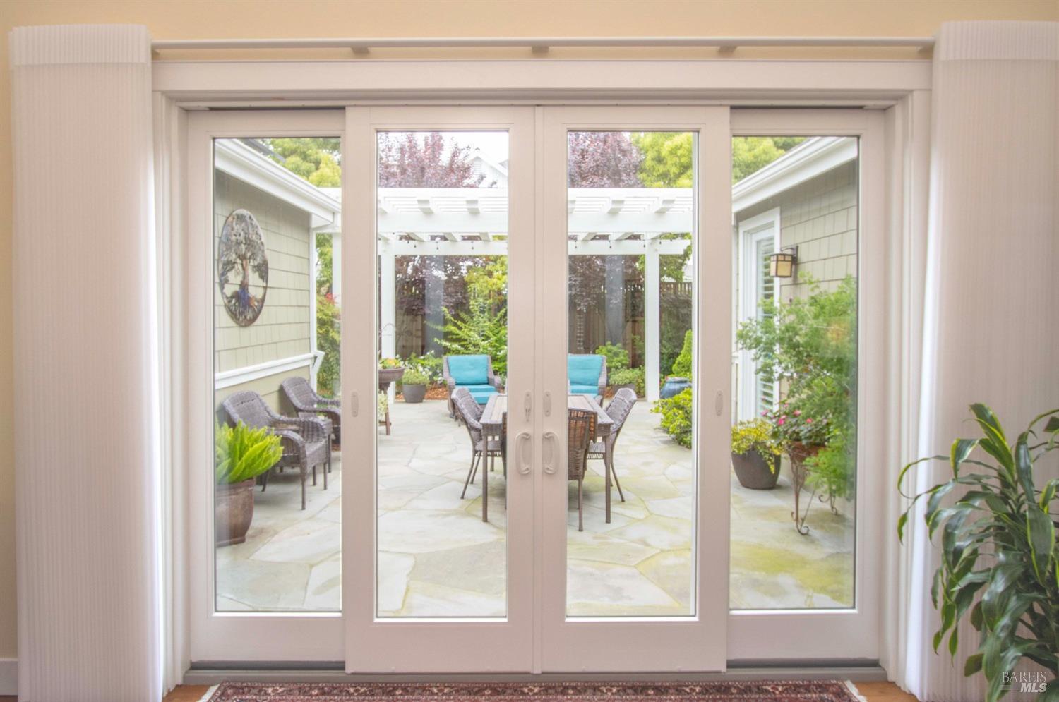 Detail Gallery Image 39 of 54 For 209 Club Dr, Novato,  CA 94945 - 3 Beds | 2/1 Baths
