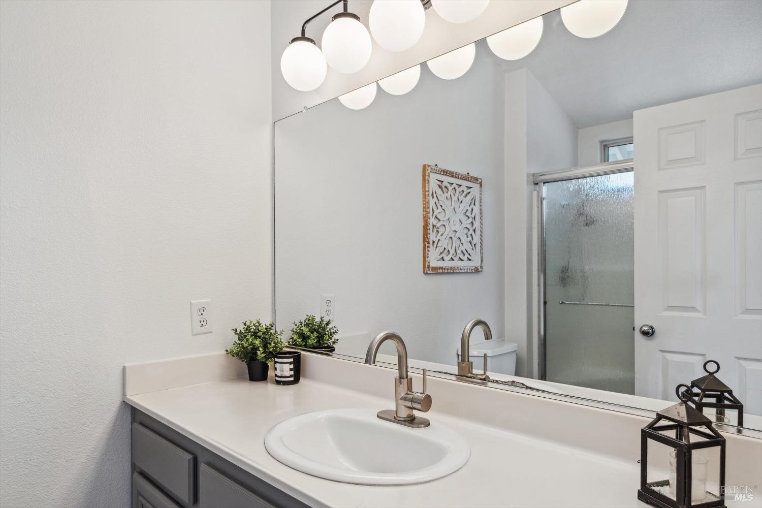 Detail Gallery Image 20 of 29 For 1125 El Macero Way, Windsor,  CA 95492 - 3 Beds | 2/1 Baths