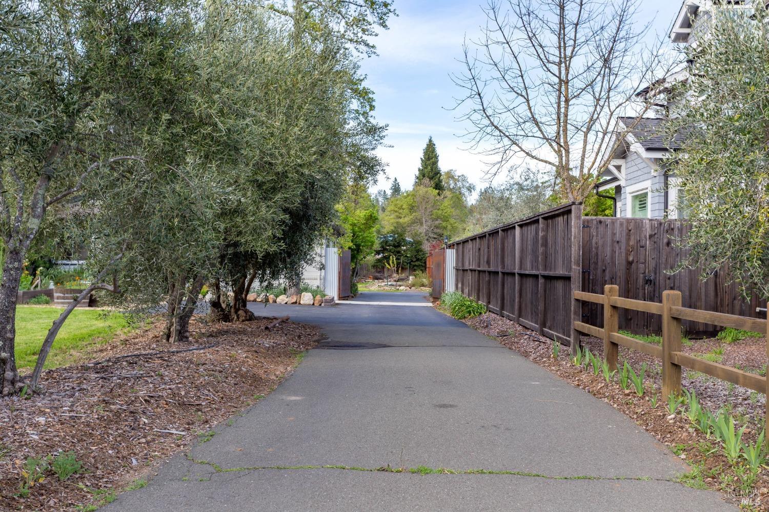 Detail Gallery Image 7 of 56 For 350 Newton Way, Angwin,  CA 94508 - 3 Beds | 2 Baths