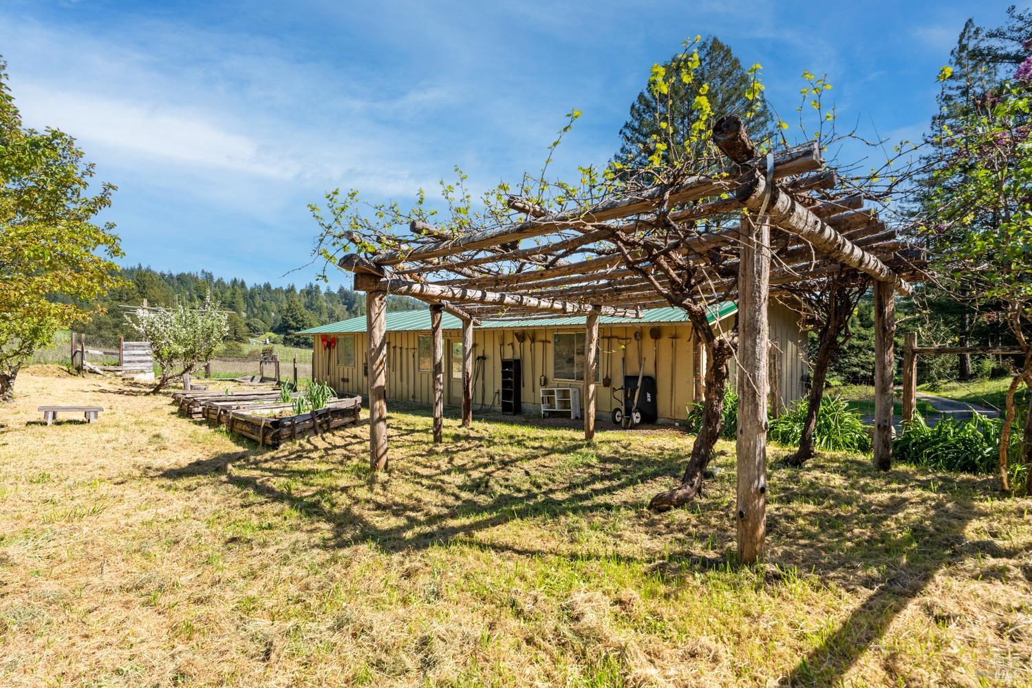 Detail Gallery Image 34 of 43 For 31150 Comptche Ukiah Rd, Comptche,  CA 95427 - 3 Beds | 1/1 Baths