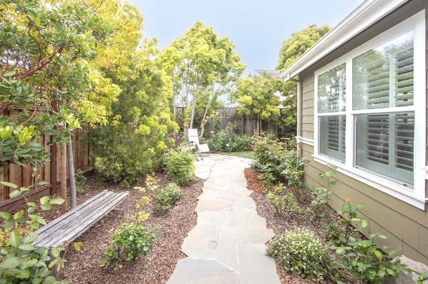 Detail Gallery Image 8 of 54 For 209 Club Dr, Novato,  CA 94945 - 3 Beds | 2/1 Baths