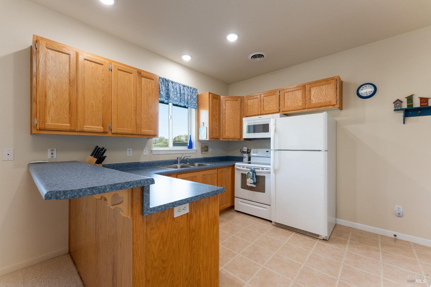 Detail Gallery Image 22 of 49 For 2260 Lakeshore Blvd, Upper Lake,  CA 95485 - 3 Beds | 3 Baths