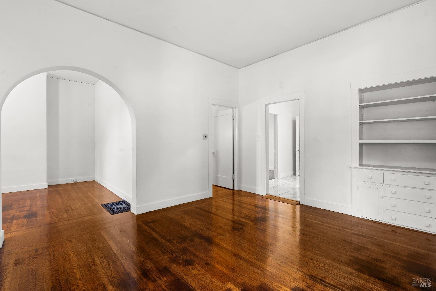 Detail Gallery Image 7 of 56 For 708 York St, Vallejo,  CA 94590 - 4 Beds | 2 Baths