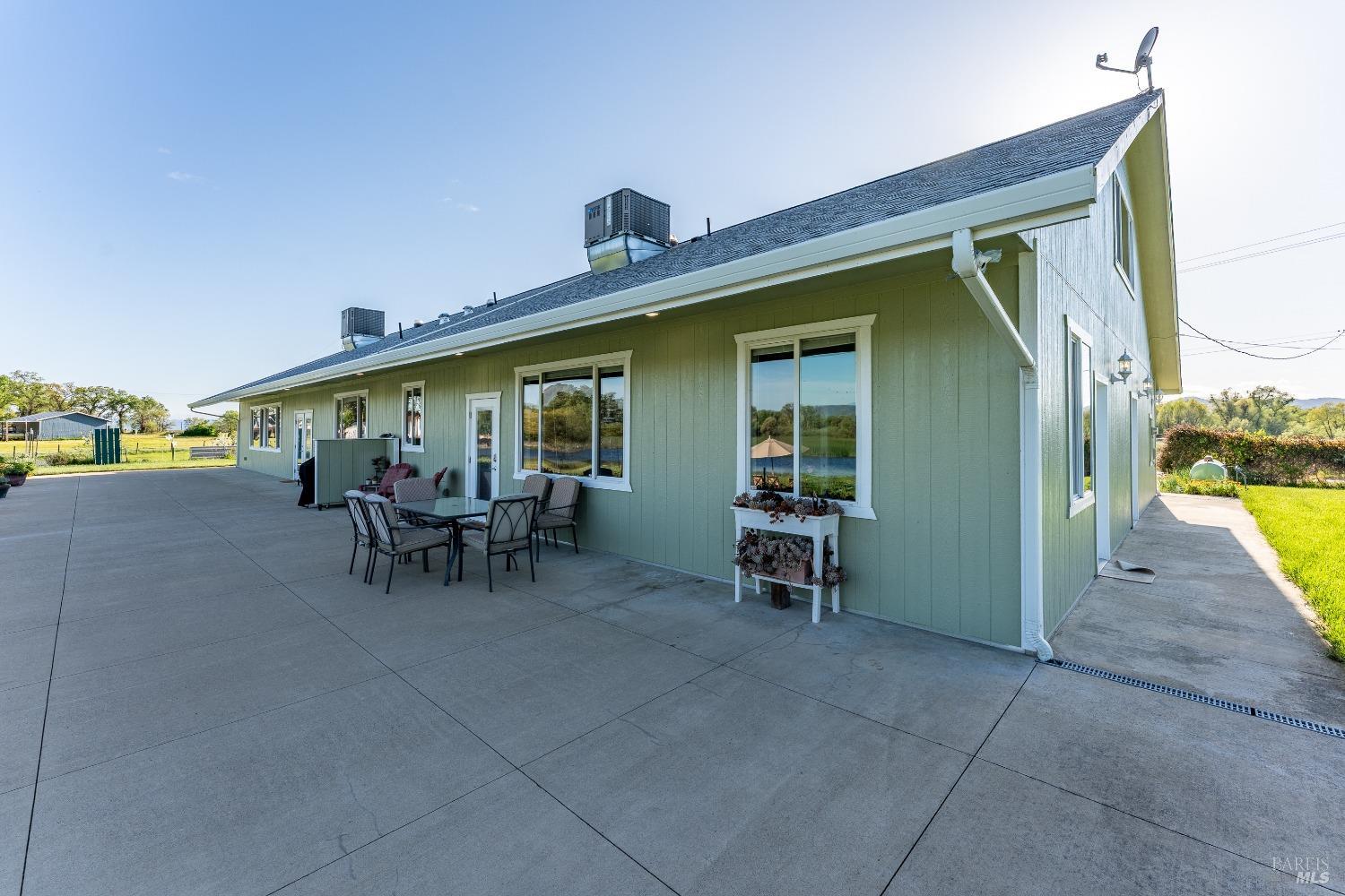 Detail Gallery Image 34 of 49 For 2260 Lakeshore Blvd, Upper Lake,  CA 95485 - 3 Beds | 3 Baths